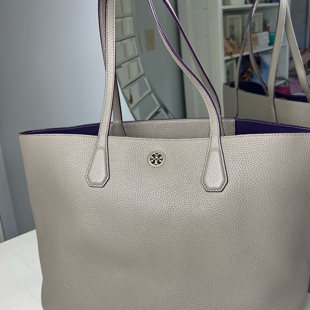Tory Burch Perry Tote in Grey Leather